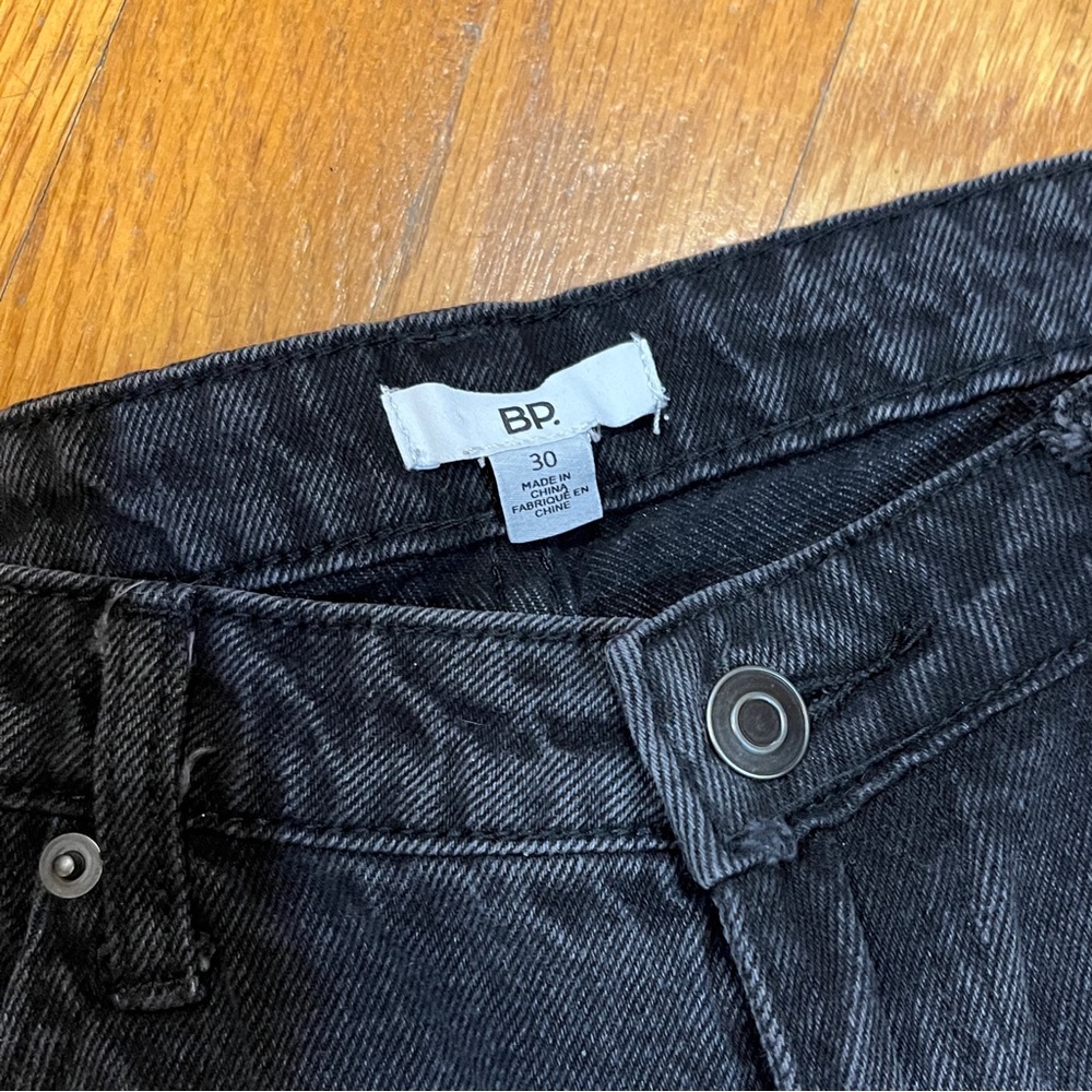 BP Women's NWT Destroyed Low Rise Wide Leg Jeans Size 30- Black Wash - Picture 6 of 10